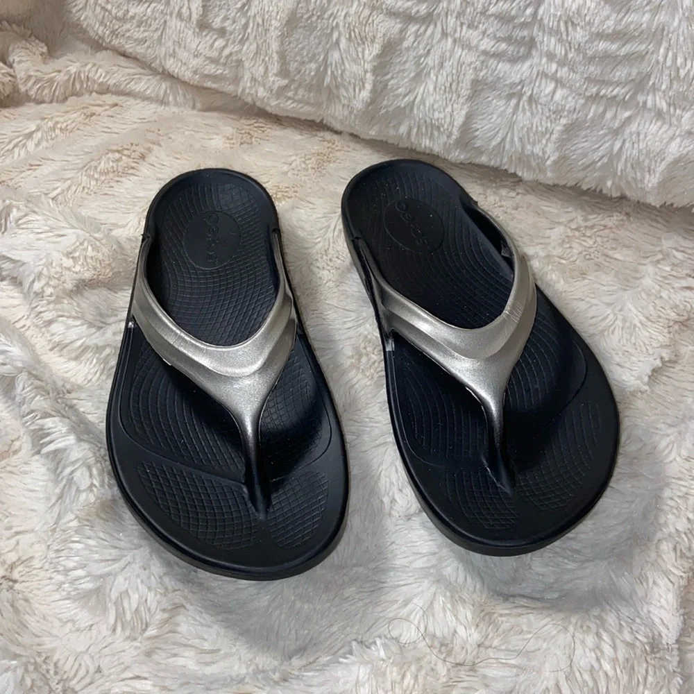 OOFOS Oolala Luxe Recovery Flip Flop Thong
Sandals Shoes Womens
